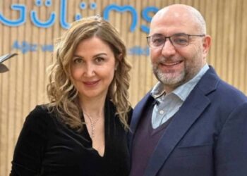 Sensiz hayatın tüm renkleri solmuşken Silivri zindanlarından gelen çiçeğin direnişimize can oldu