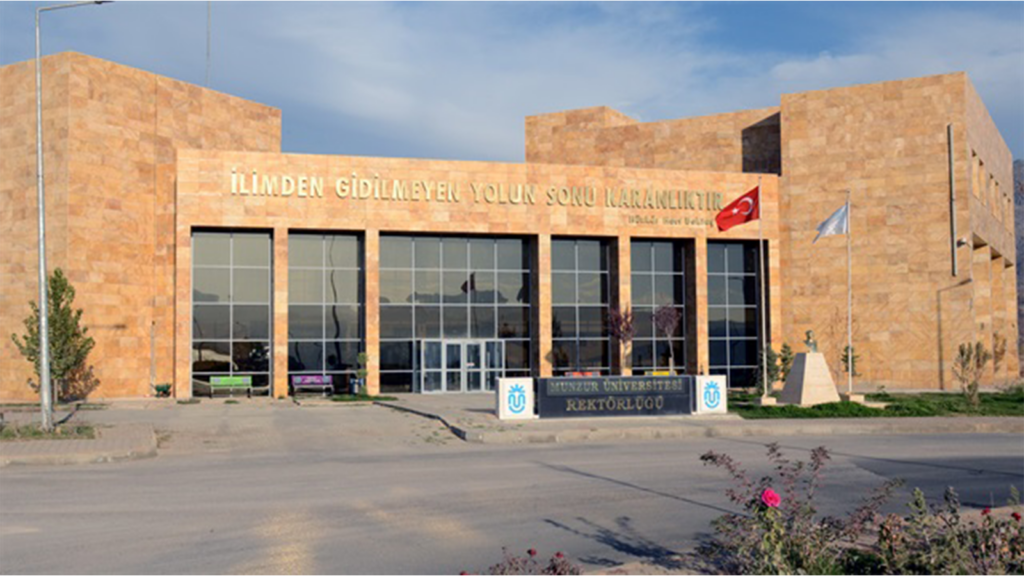 T24'ün gündeme getirdiği Munzur Üniversitesi'ndeki atama Meclis gündeminde; "Ha sahte diplomayla işe sok ha torpille kadroya al, hiçbir farkı yok!"