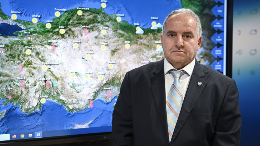 Sıcaklık bu hafta da mevsim normallerinin üzerinde seyredecek, zorunlu olmadıkça dışarı çıkmayın!