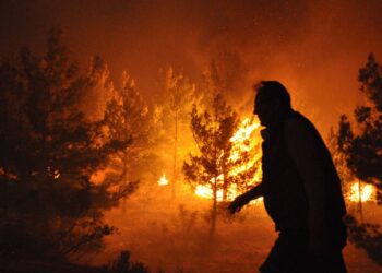 Su borusuna kaynak yaparken yangın çıkmış!