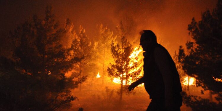 Su borusuna kaynak yaparken yangın çıkmış!