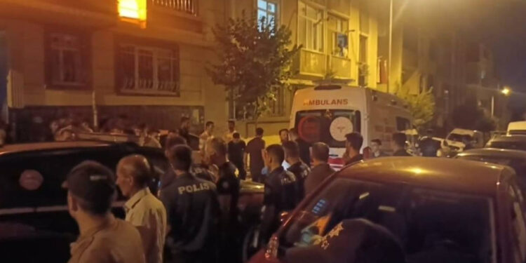 Sultangazi'de Kadın Cinayeti! Annesini Başından Vurarak Öldürdü