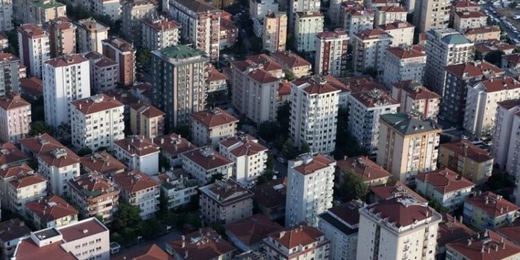 Temmuzda konut satışları zirvede; orta gelirli kredi bulmakta zorlanıyor!
