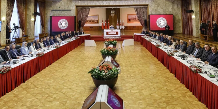 'Terörsüz Türkiye' Süreci... Komisyonun İkinci Toplantı Tarihi Belli Oldu! Gizlilik Kararı Alındı, Üç İsim Davet Edildi