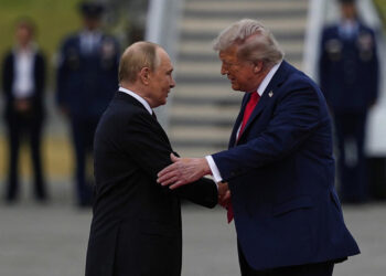 Trump ve Putin 7 Yıl Sonra Bir Arada! Görüşme Başladı