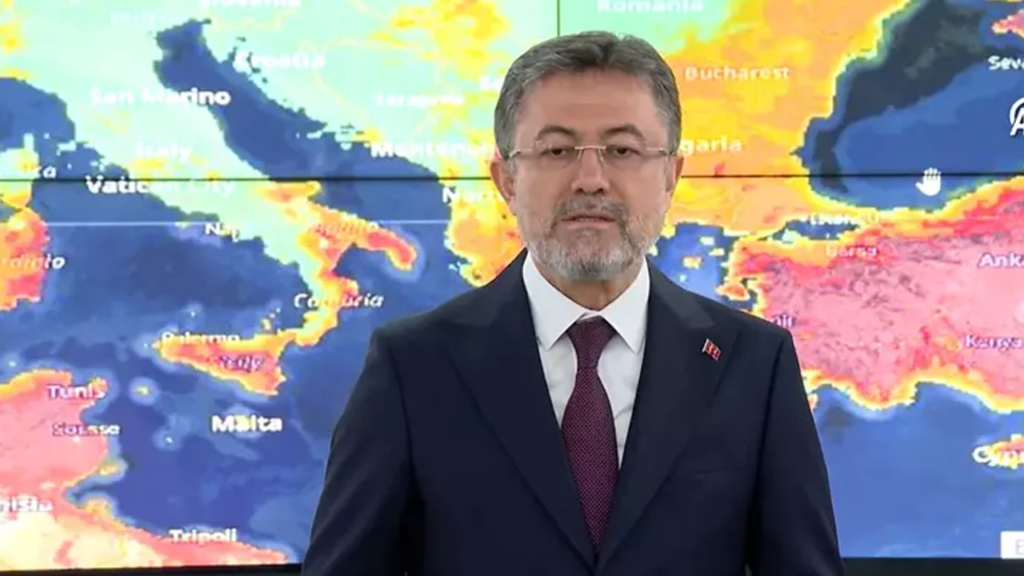 Türkiye Alev Alev! Bakan Yumaklı Son Durumu Açıkladı: 55 Yangının 45’i Kontrol Altında