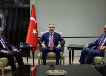 Üç bakan süreç gündemiyle bir araya geldi