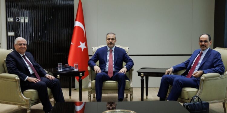 Üç bakan süreç gündemiyle bir araya geldi