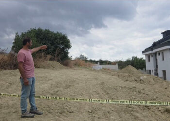 Villanın Bahçesindeki Gömülü Cesedin Gizemi Çözüldü!