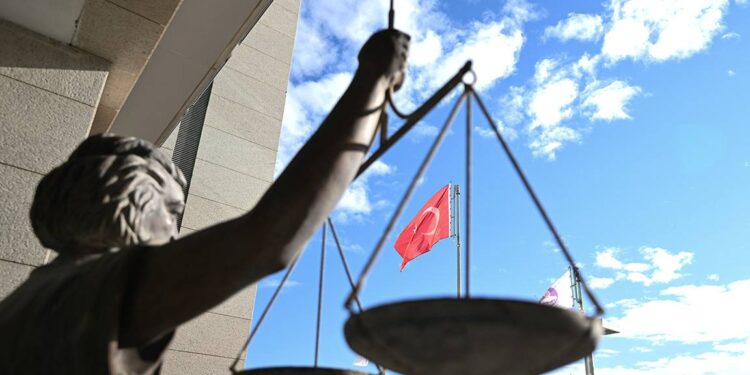 Yeni adli yıl yarın başlıyor: Kritik davalar masada!