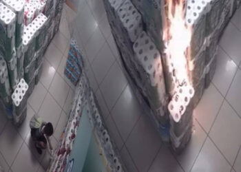 10 Yaşındaki Çocuk Marketi Kundakladı: Daha Önce de Yangın Çıkarmış!