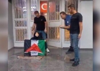 Adana’da 3 polis görevden uzaklaştırıldı