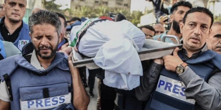 Gazze’de 3 gazeteci daha katledildi