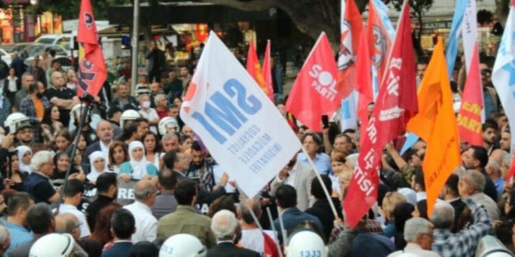 Şiddete maruz kalanlar ‘direnme’ iddiasıyla hakim karşısında