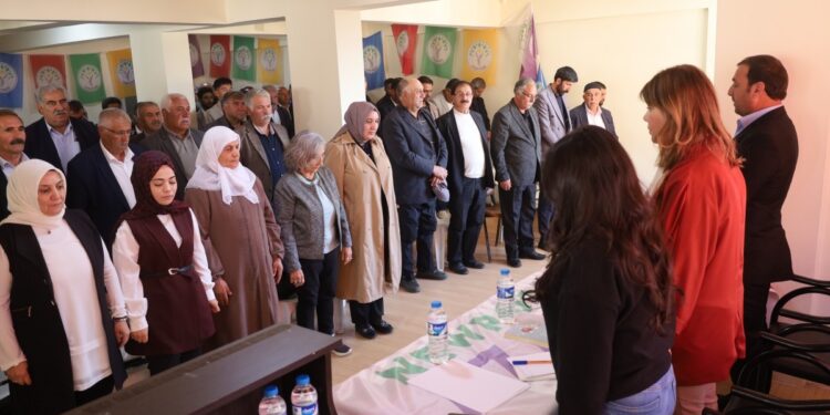 ‘Kürtler valık mücadelesinden haklarını kazanma aşamasına geçti’