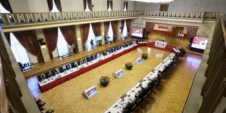 MÜSİAD ve TÜSİAD: Demokrasi konusu bölge için önemlidir