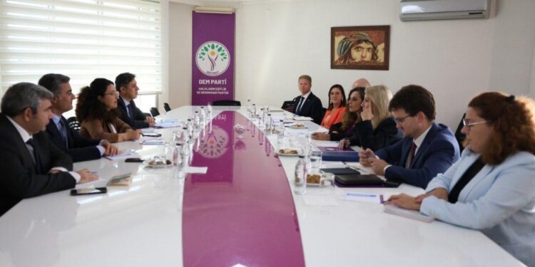 AB Bölgeler Komitesi’nden DEM Parti’ye ziyaret