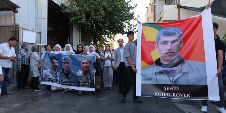 Binlerce kişi, Akıncı’nın taziyesine katıldı