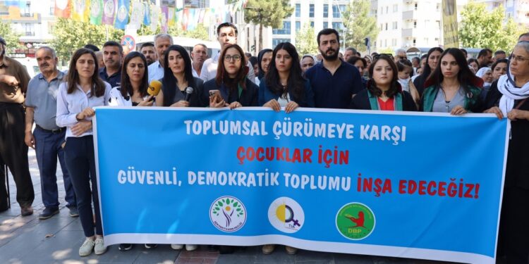 Êlih’te aynı aileden 4 kişinin katledilmesi protesto edildi