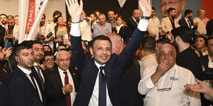 CHP İstanbul İl Kongresi iptal edildi