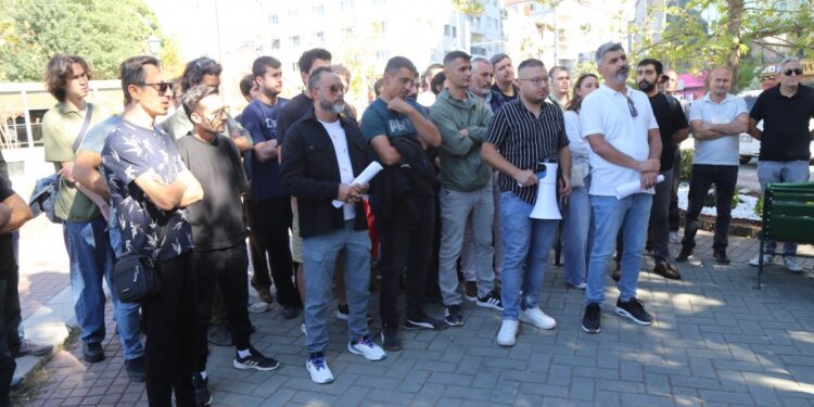 İşten çıkarılan ETİ işçilerinden sendikaya tepki