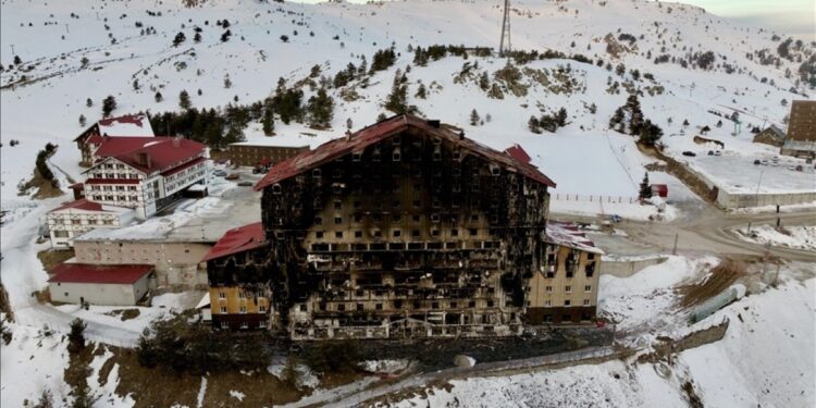 78 kişinin yaşamını yitirdiği otel yangını davası başladı