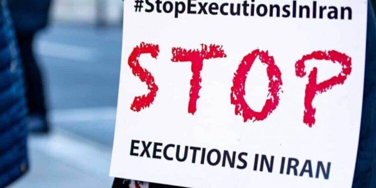 3 yılda İran 2 bin 910 kişiyi idam etti