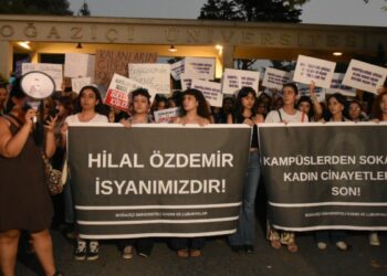 ‘Kadınların katili, saray rejimi’ sloganını atan öğrencilere yurt dışı yasağı