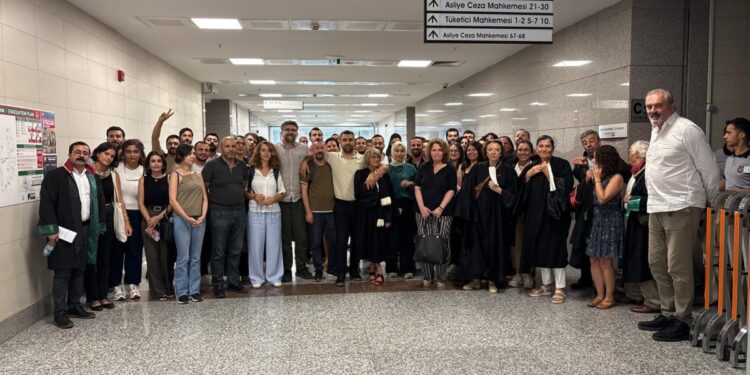 ÖHD ve TUAD’lıların davasında karar çıkmadı