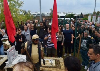 Suruç Aileleri İnisiyatifi’nden Sultan Yıldız defnedildi