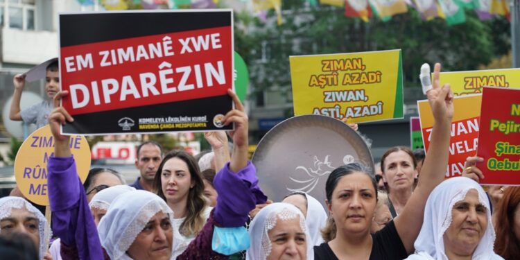 İstanbul’da Kürtçe anadil talepli eylem: Mücadeleyi yükseltelim