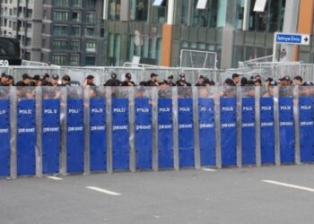 Emniyete 30 kişilik liste veren Tekin Sarıyer’de