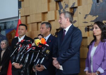 DEM Parti ile CHP görüşmesi sonrası açıklama:  Antidemokratik uygulamalar ortadan kalkmalı