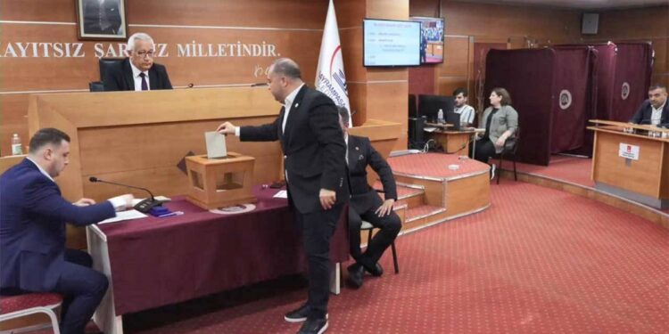 Bayrampaşa Belediyesi CHP’de kaldı