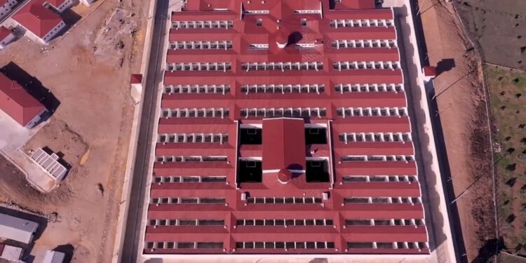 ‘Kuyu tipi’ cezaevlerindeki ihlallere karşı duyarlılık çağrısı