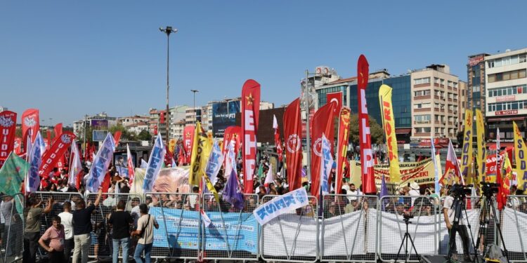 ‘Barış Mitingi’ başladı: Sürece katılımın önünün açılması zorunludur
