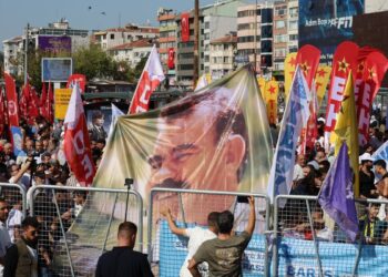Kadıköy’de binlerin katılımıyla barış mitingi: Barışta ısrarcıyız