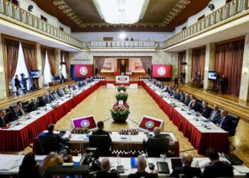 DEM Parti’li üyeler: Komisyondan çekilmedik, zehirli dile tepki gösterdik