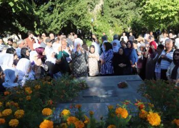 Apê Musa mezarı başında anıldı: Serptiği tohum dünyaya yayıldı