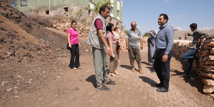 Şemrex’te kayyımın yapmadığı yollar köylüleri mağdur ediyor