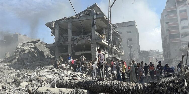 İsrail saldırılarında 7’si çocuk 19 kişi katledildi