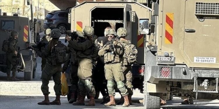 Batı Şeria’da 26 Filistinli gözaltına aldı