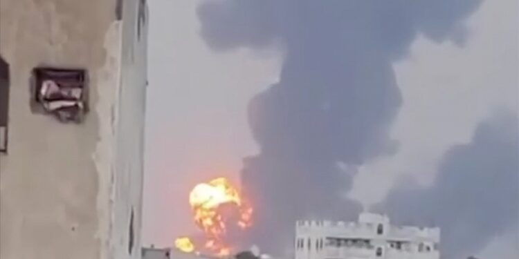 İsrail Yemen’e hava saldırısı düzenledi