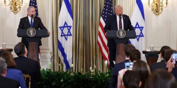 Beyaz Saray’daki görüşme bitti:  Netanyahu ‘barış planını’ onayladı