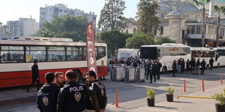 Akdeniz Belediye Eşbaşkanları hakkında iddianame hazırlandı