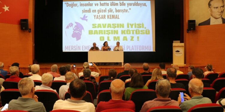 Mersin’de ‘Ortadoğu’da Barışa Giden Yol’ paneli