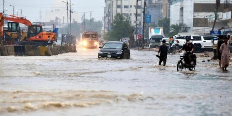 Pakistan’da sel: 2 milyon kişi tahliye edildi