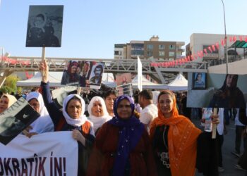 Riha mitinginde öne çıkan talepler: Eşitlik ve özgürlük