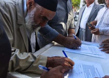 ‘Barış istiyoruz çünkü’ imza kampanyası sürüyor