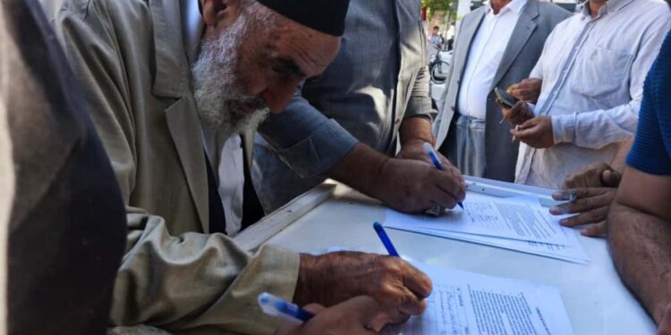 ‘Barış istiyoruz çünkü’ imza kampanyası sürüyor